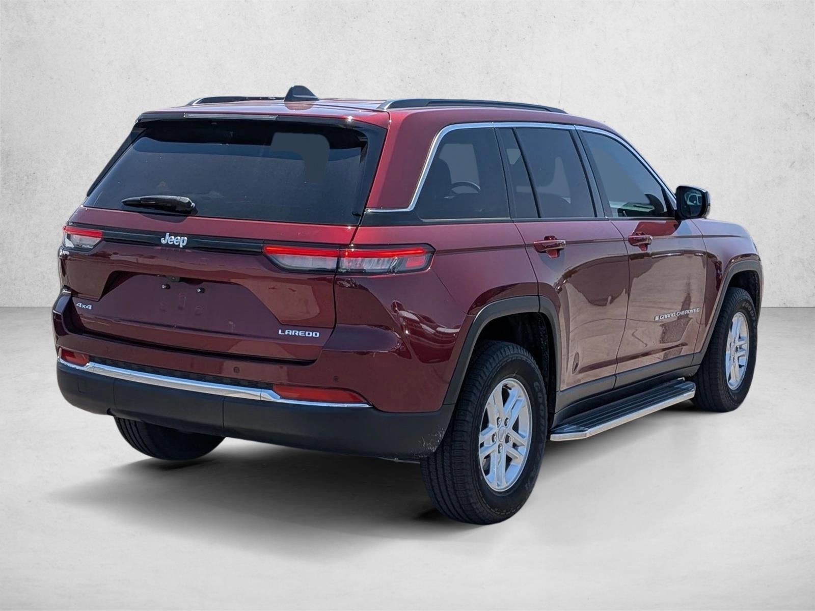 2024 Jeep Grand Cherokee Laredo 4x4