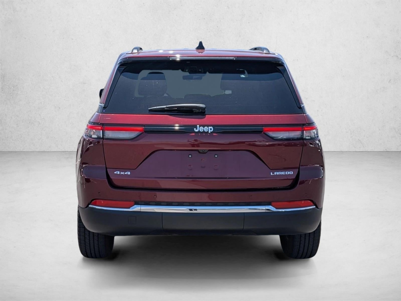 2024 Jeep Grand Cherokee Laredo 4x4