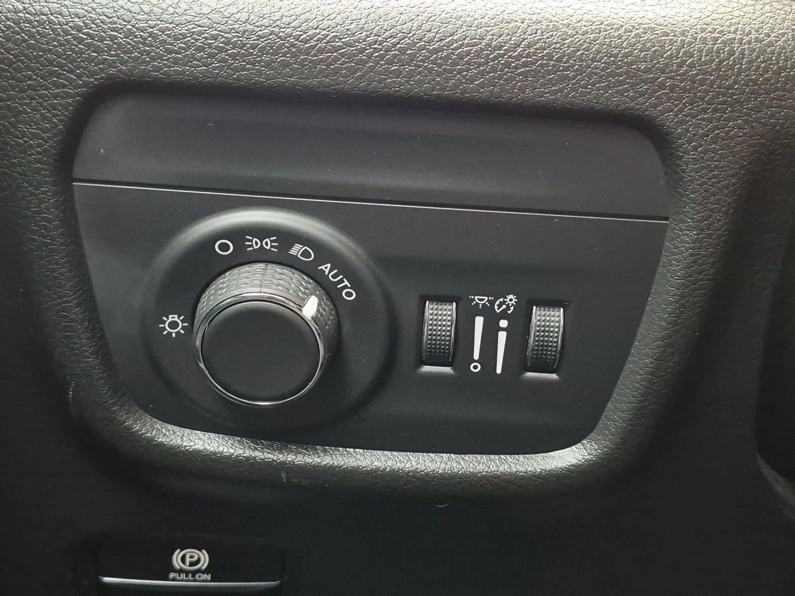 2022 Jeep Grand Cherokee L Laredo 4x2