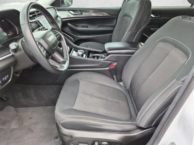2022 Jeep Grand Cherokee L Laredo 4x2