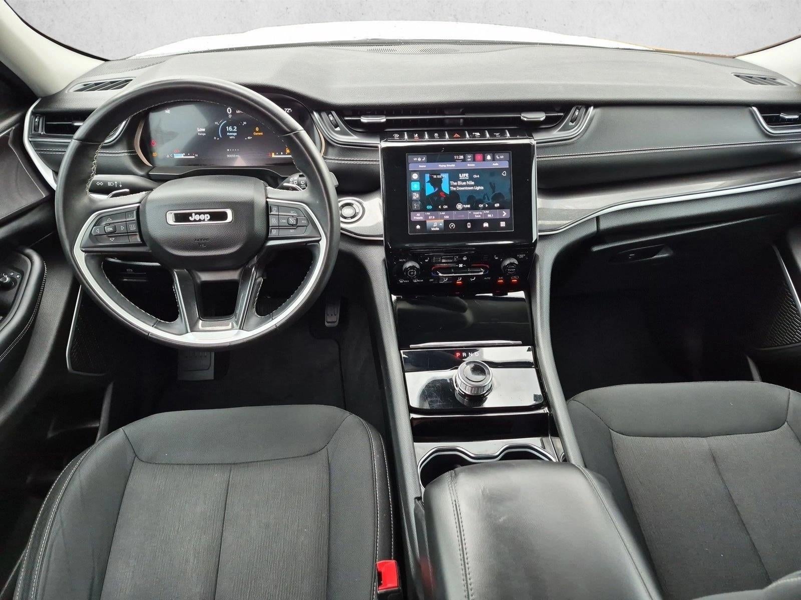 2022 Jeep Grand Cherokee L Laredo 4x2