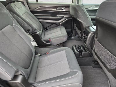 2022 Jeep Grand Cherokee L Laredo 4x2