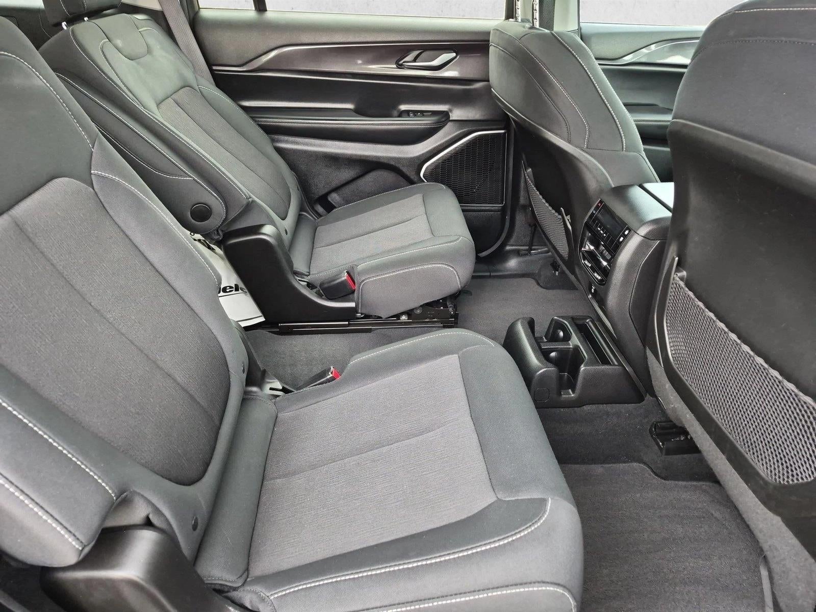 2022 Jeep Grand Cherokee L Laredo 4x2