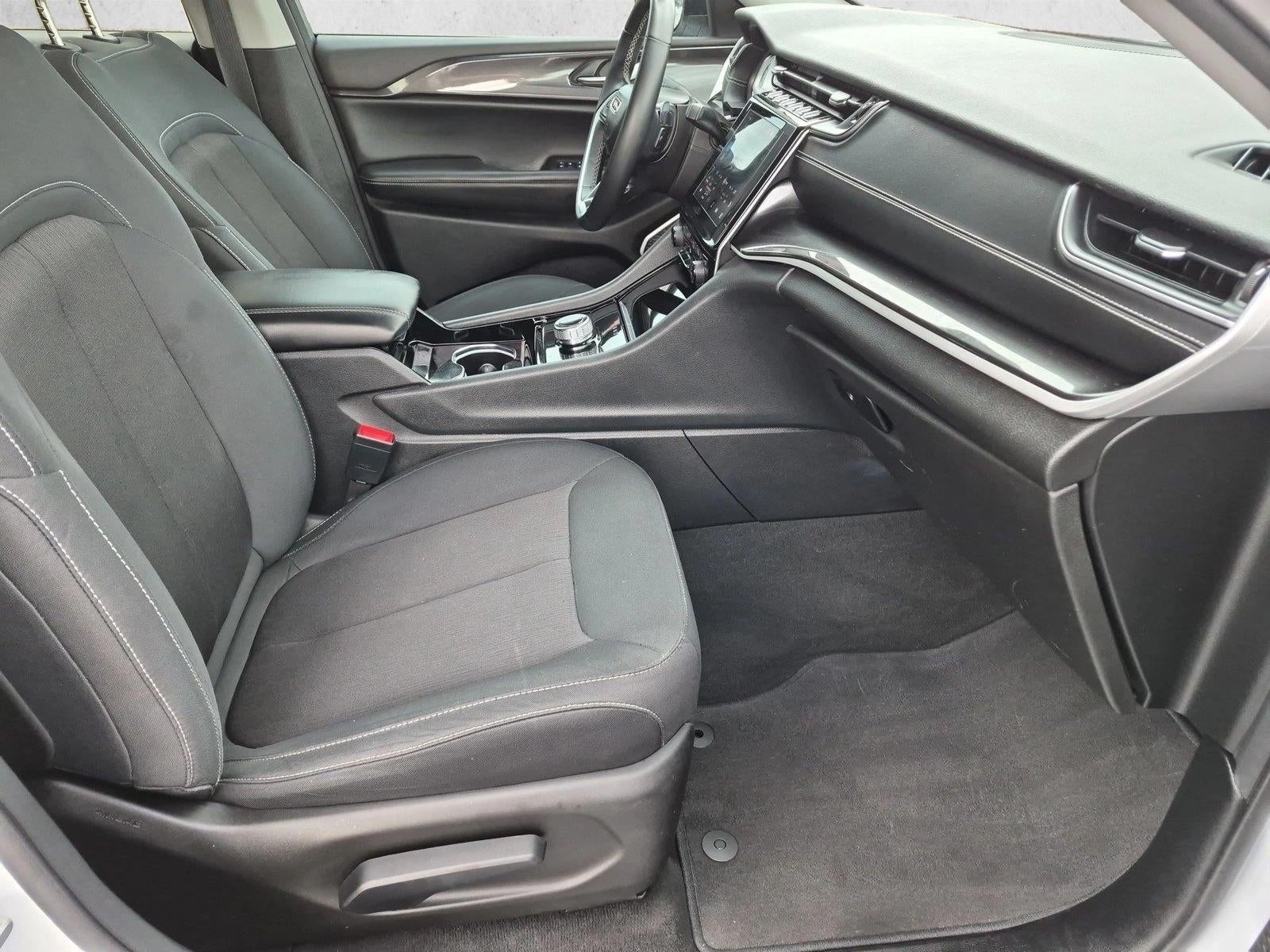 2022 Jeep Grand Cherokee L Laredo 4x2