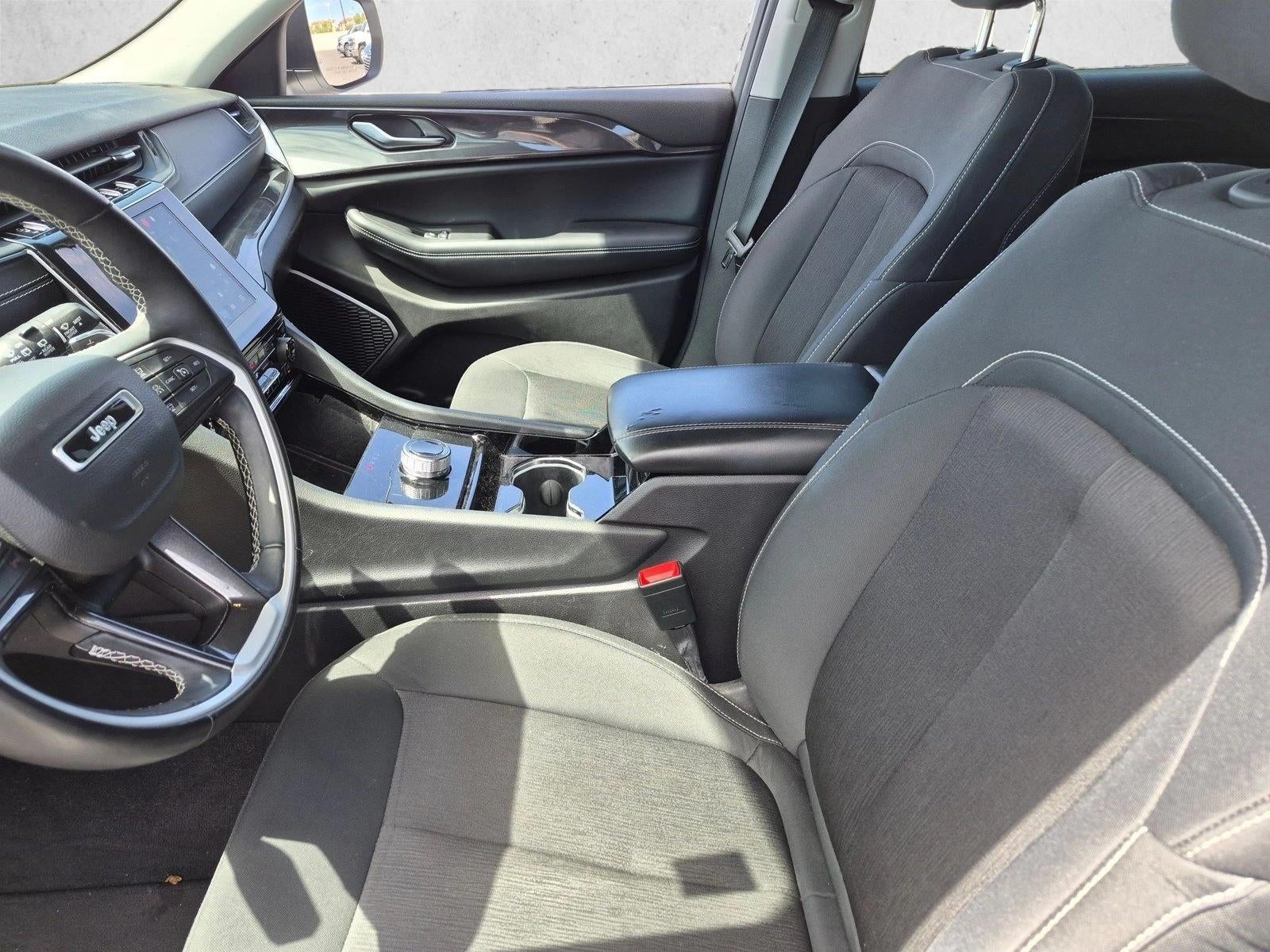 2022 Jeep Grand Cherokee L Laredo 4x2