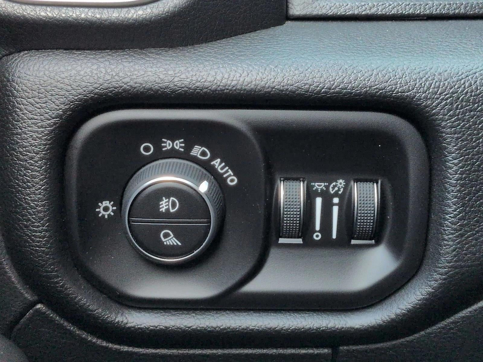 2025 RAM 1500 Big Horn Crew Cab 4x4 5'7" Box