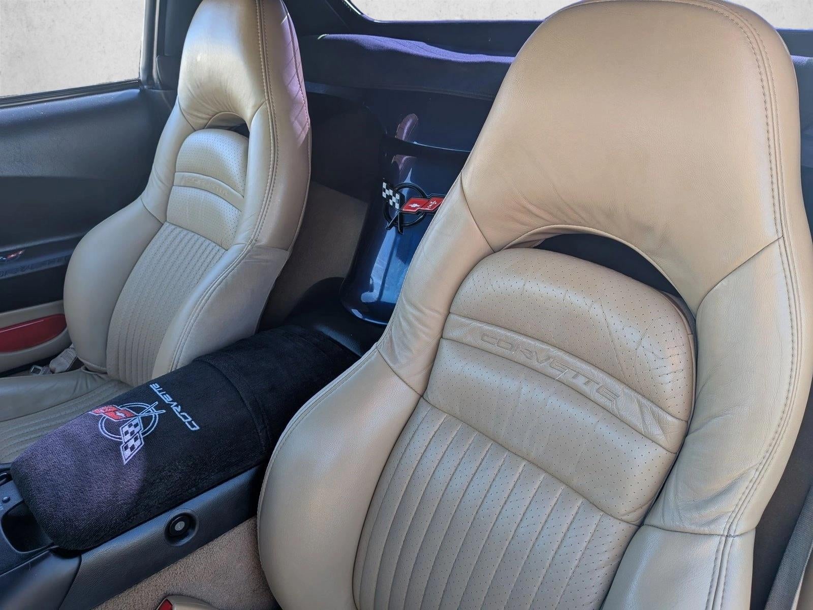 2001 Chevrolet Corvette Base