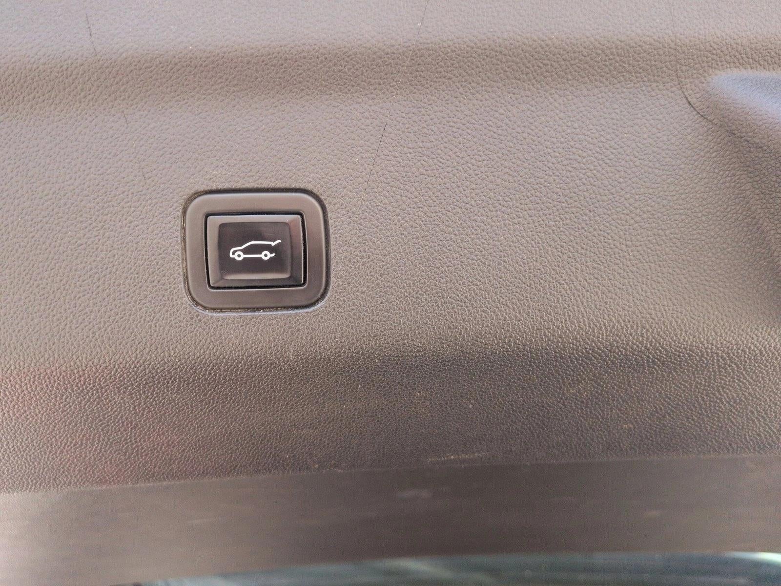 2022 GMC Yukon XL AT4