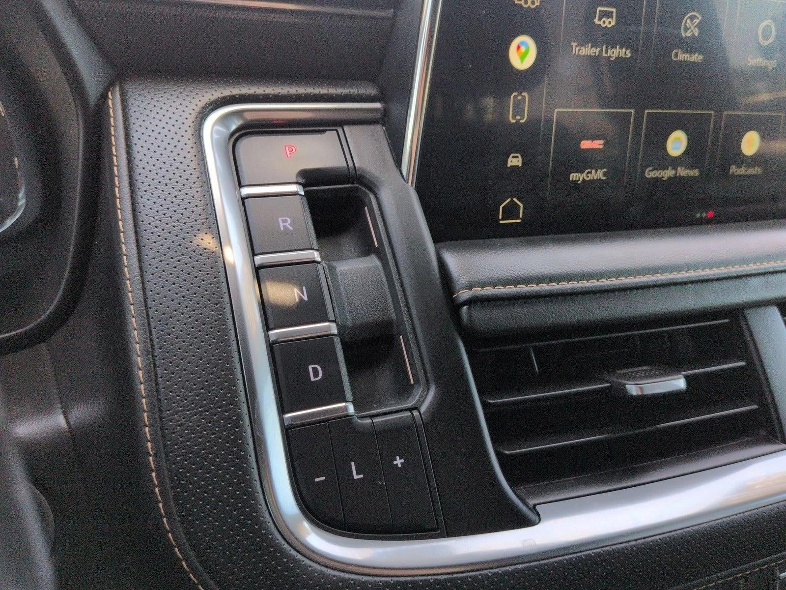 2022 GMC Yukon XL AT4