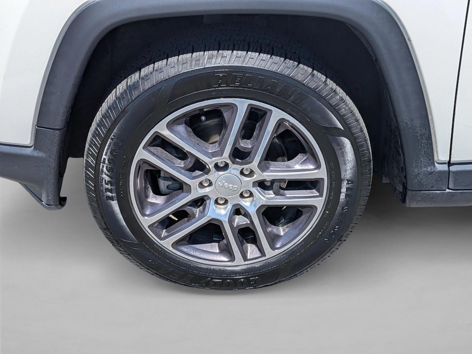 2020 Jeep Compass Latitude w/Sun/Wheel Pkg