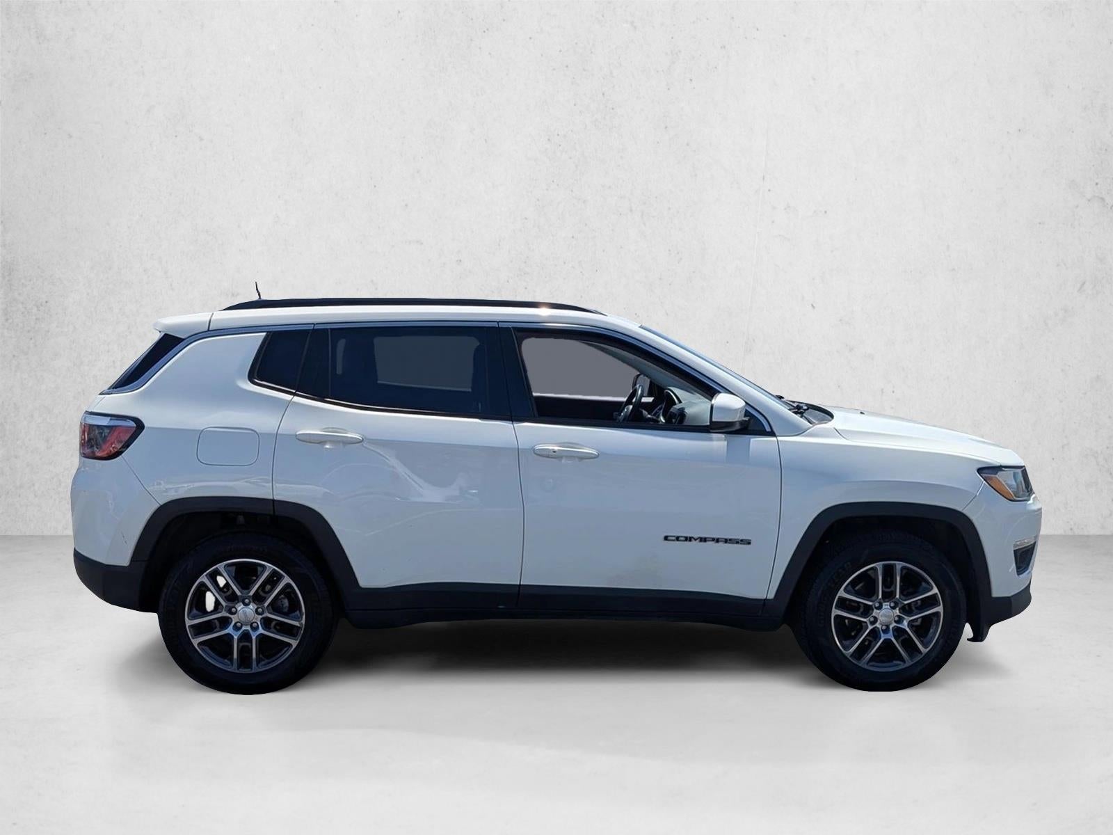 2020 Jeep Compass Latitude w/Sun/Wheel Pkg
