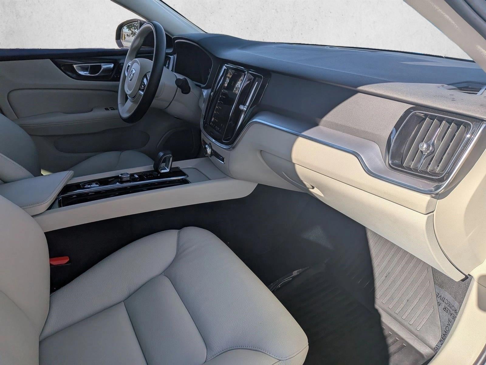 2023 Volvo S60 Core Dark Theme