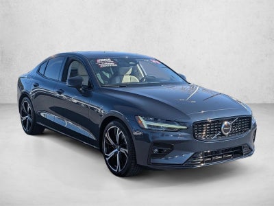2023 Volvo S60 Core Dark Theme