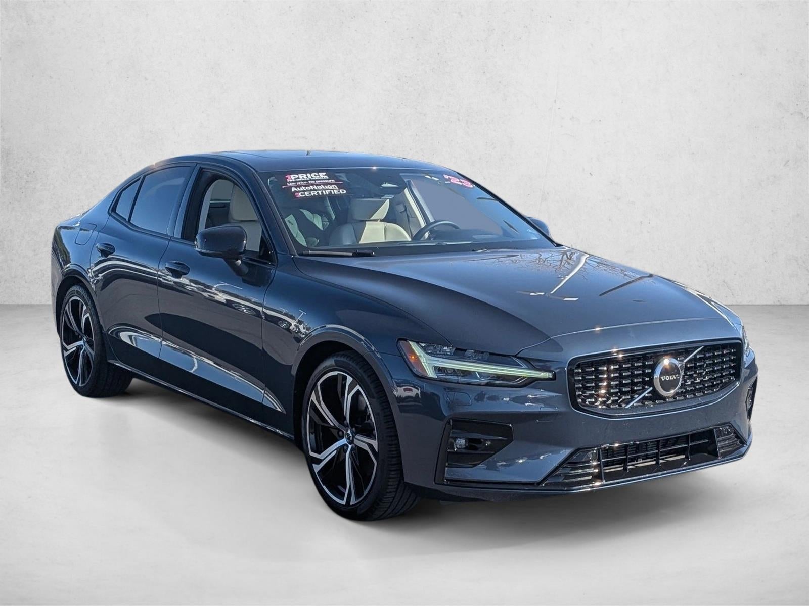 2023 Volvo S60 Core Dark Theme