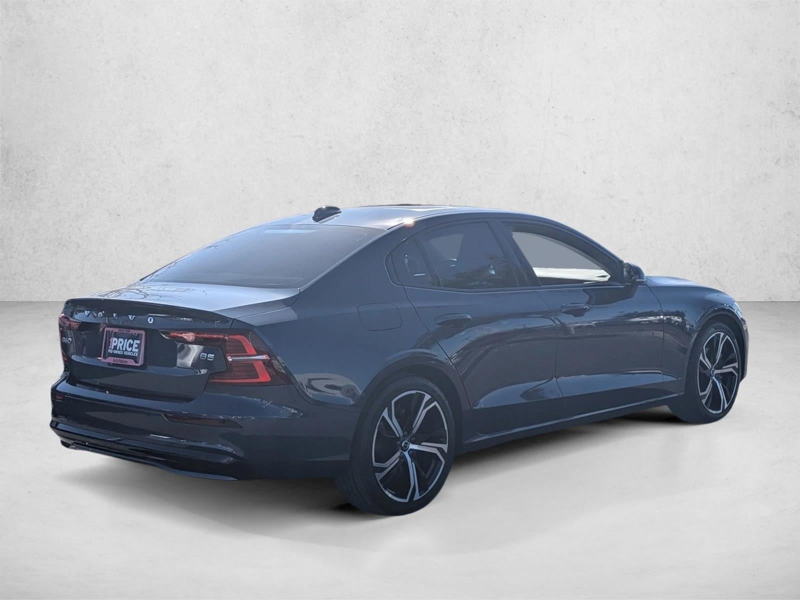 2023 Volvo S60 Core Dark Theme