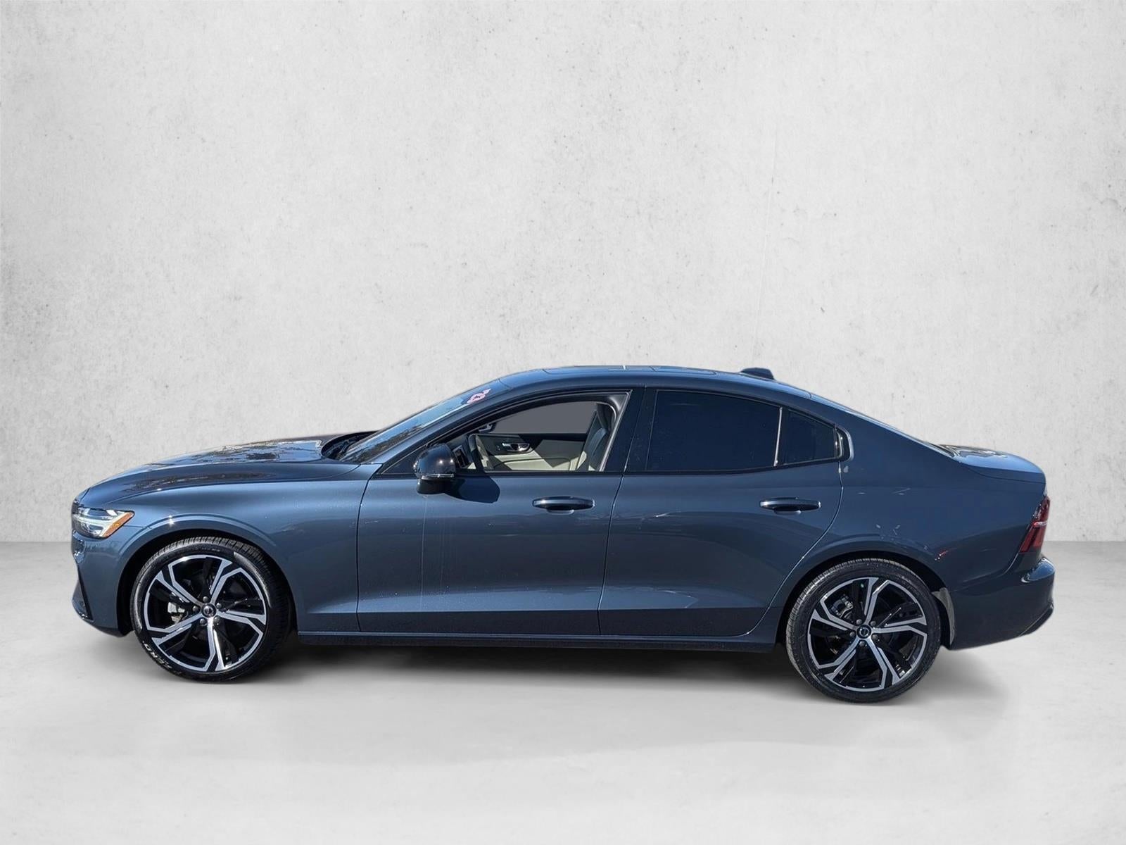 2023 Volvo S60 Core Dark Theme