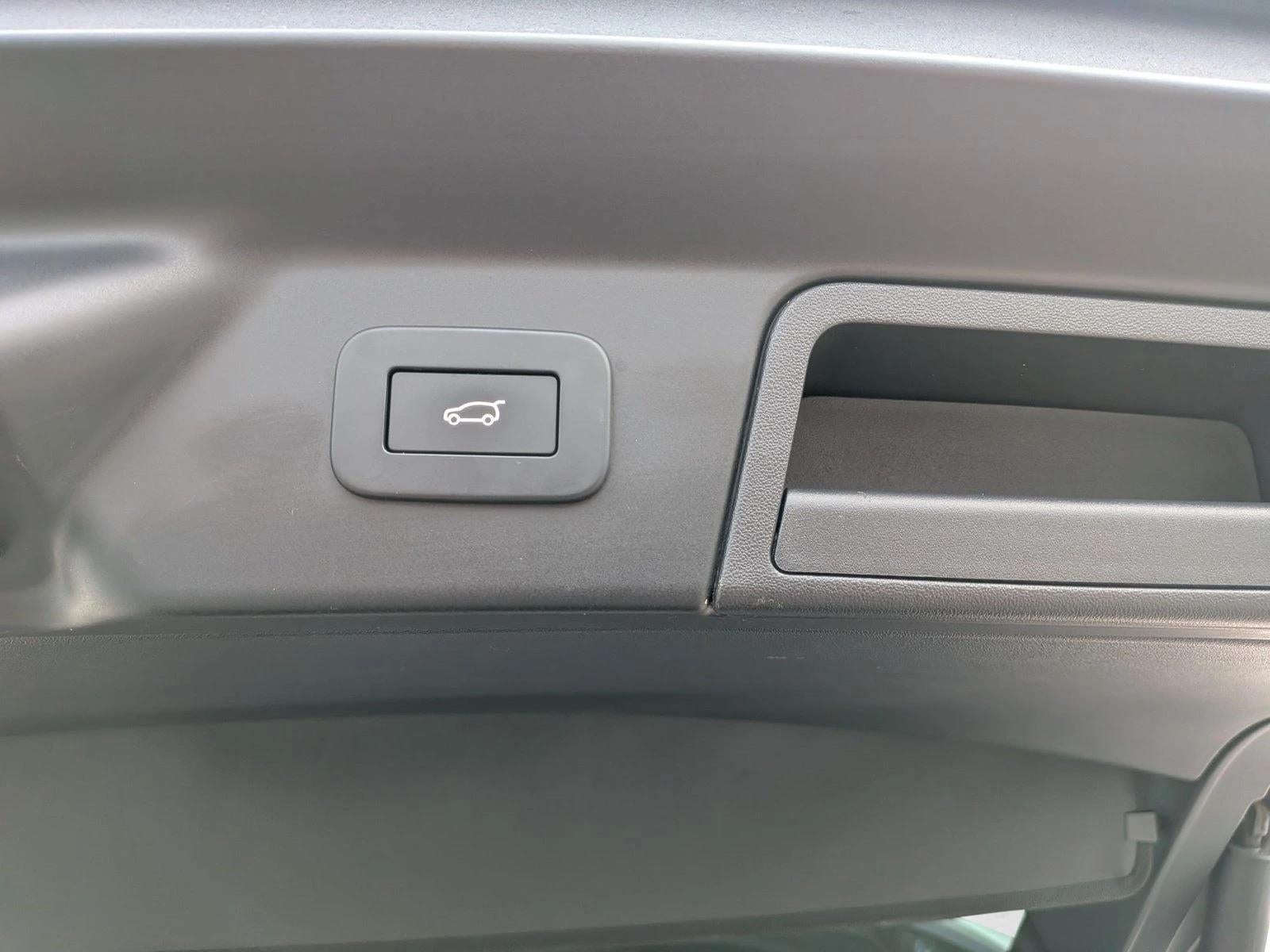 2024 Land Rover Range Rover Velar P250 Dynamic SE