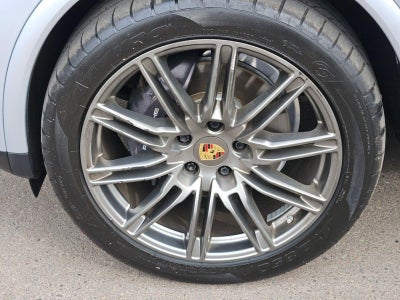 2017 Porsche Cayenne Base