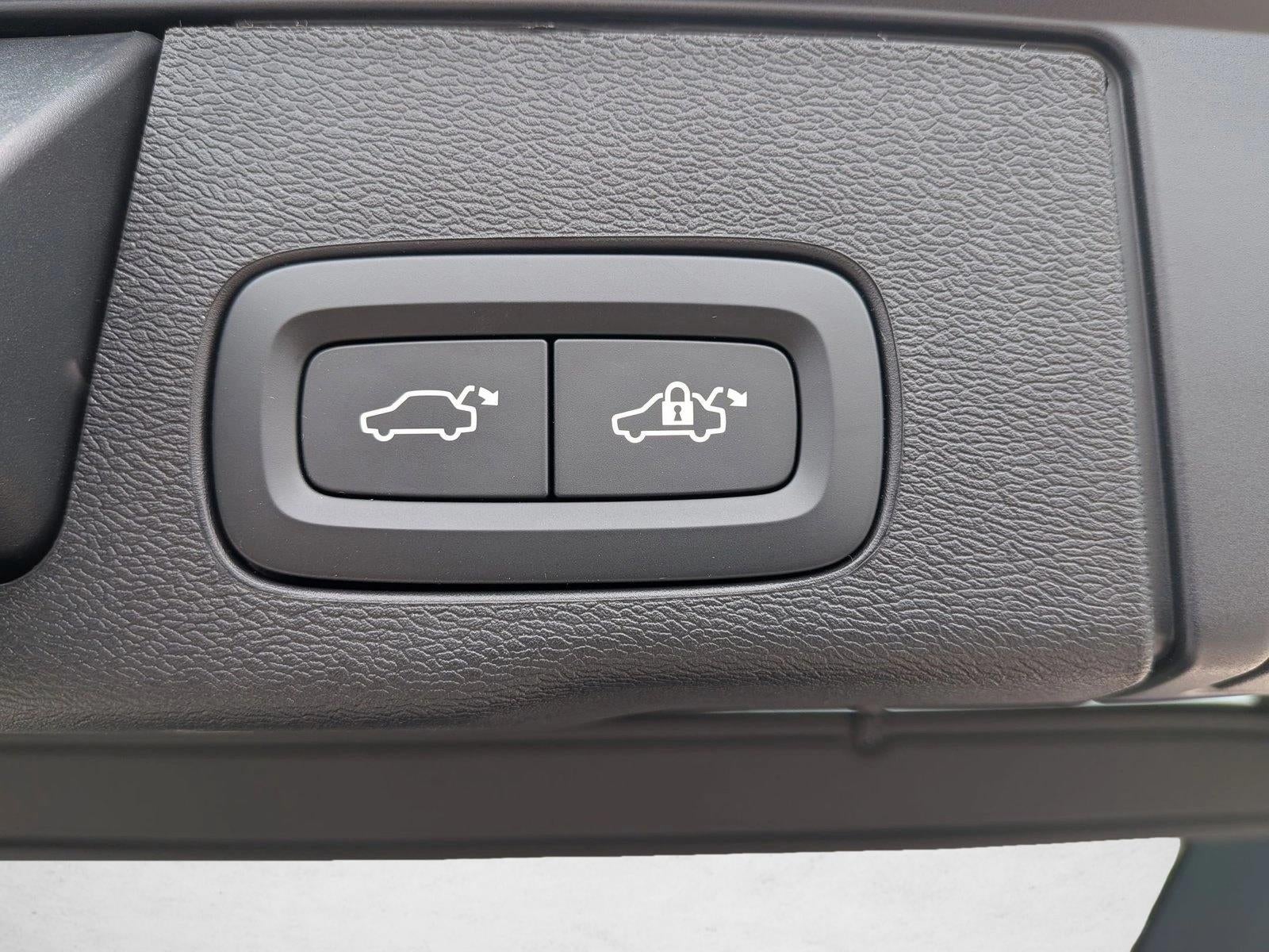 2025 Volvo XC60 Ultra